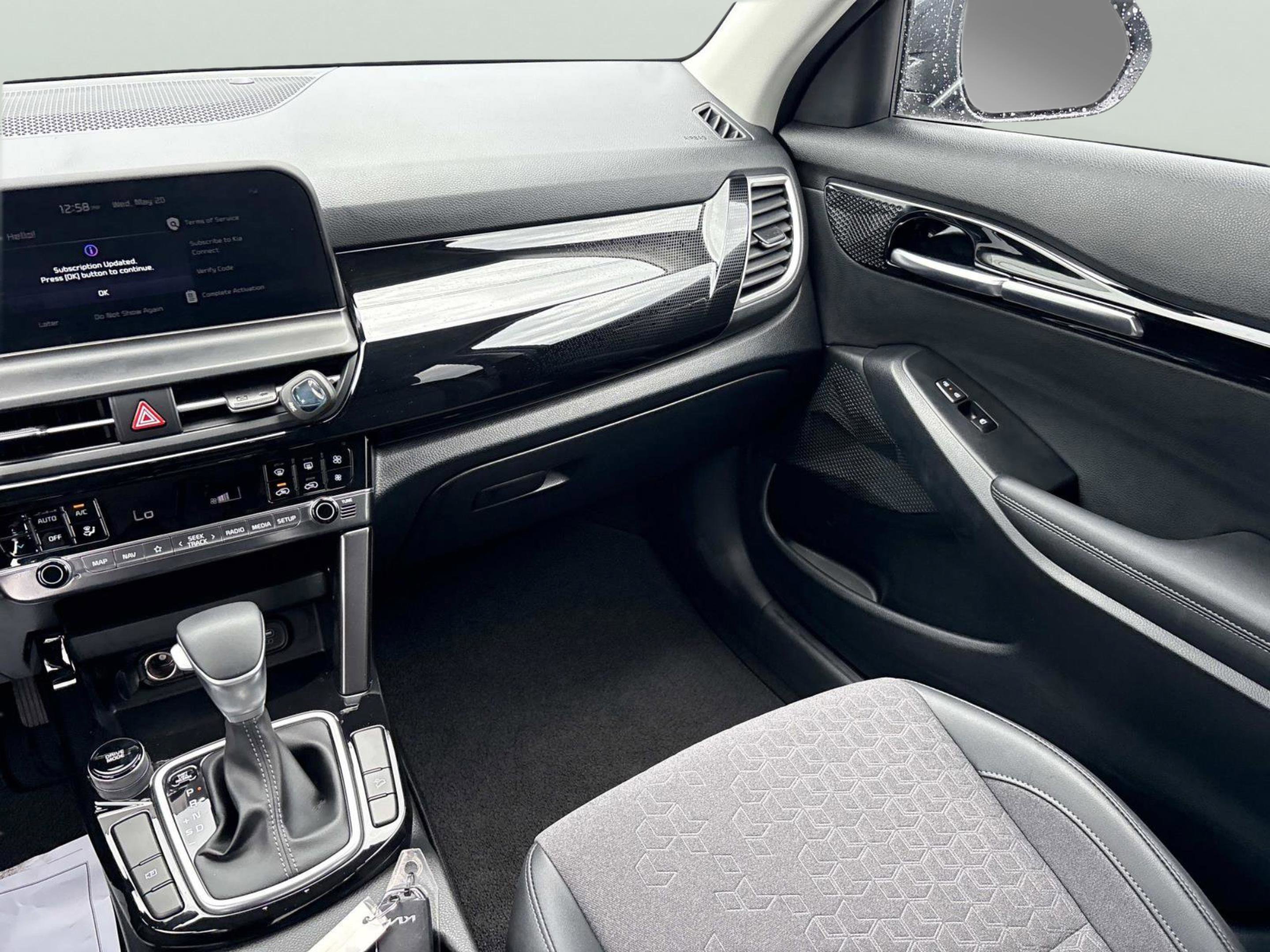 2025 Kia Seltos S - Photo 11