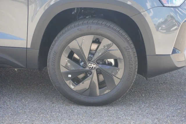 New 2027 Platinum Gray Metallic Volkswagen 1.5T S image 6