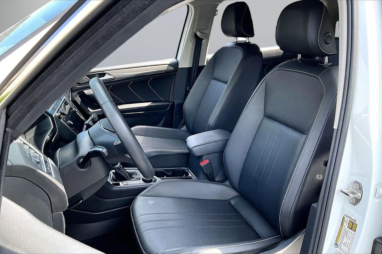 Certified Used 2023  Volkswagen 2.0T SE image 20