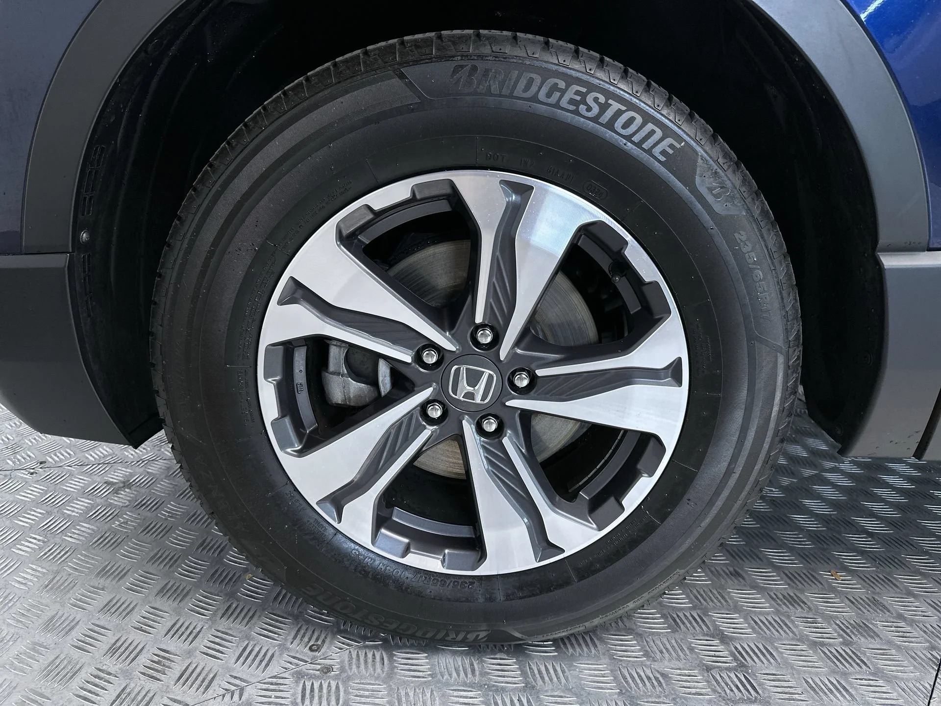 Used 2018 Obsidian Blue Pearl Honda LX image 24
