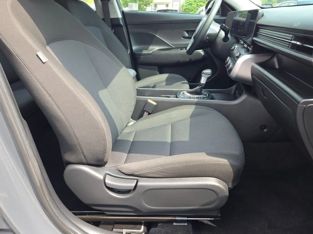 Used 2025 Gray Hyundai SE image 4