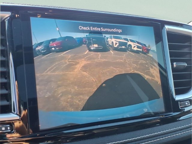 Used 2025  Chrysler Limited image 5