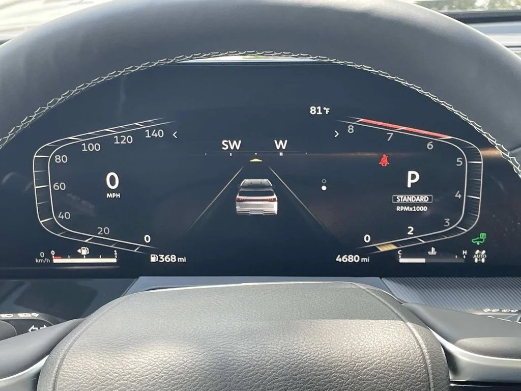 Used 2025 Black INFINITI LUXE image 27