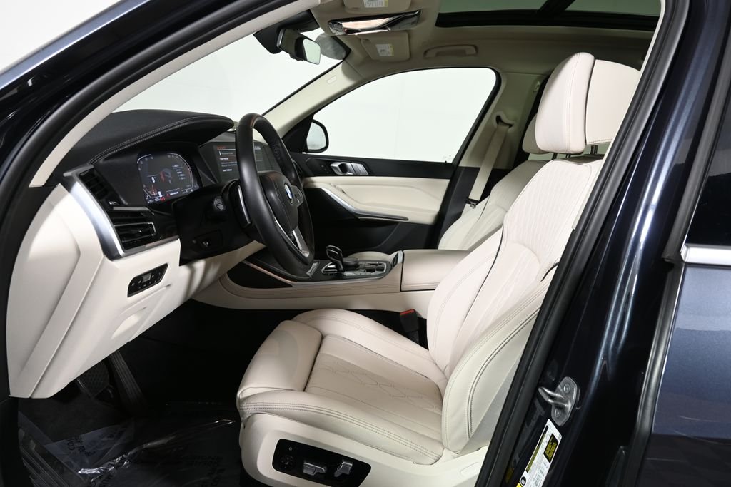 Used 2022 Gray Metallic BMW xDrive40i image 3