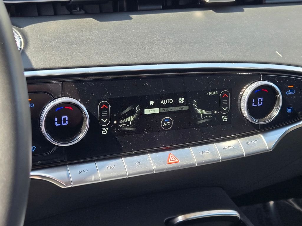 2025 GENESIS GV70 Standard - Photo 37