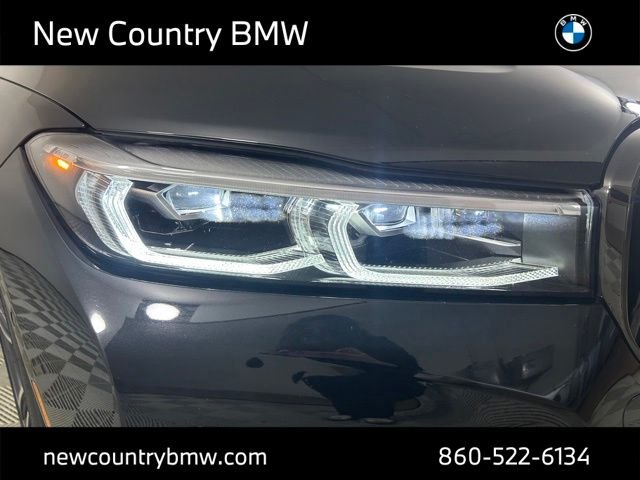 Used 2022 Black Sapphire Metallic BMW 750i xDrive image 29