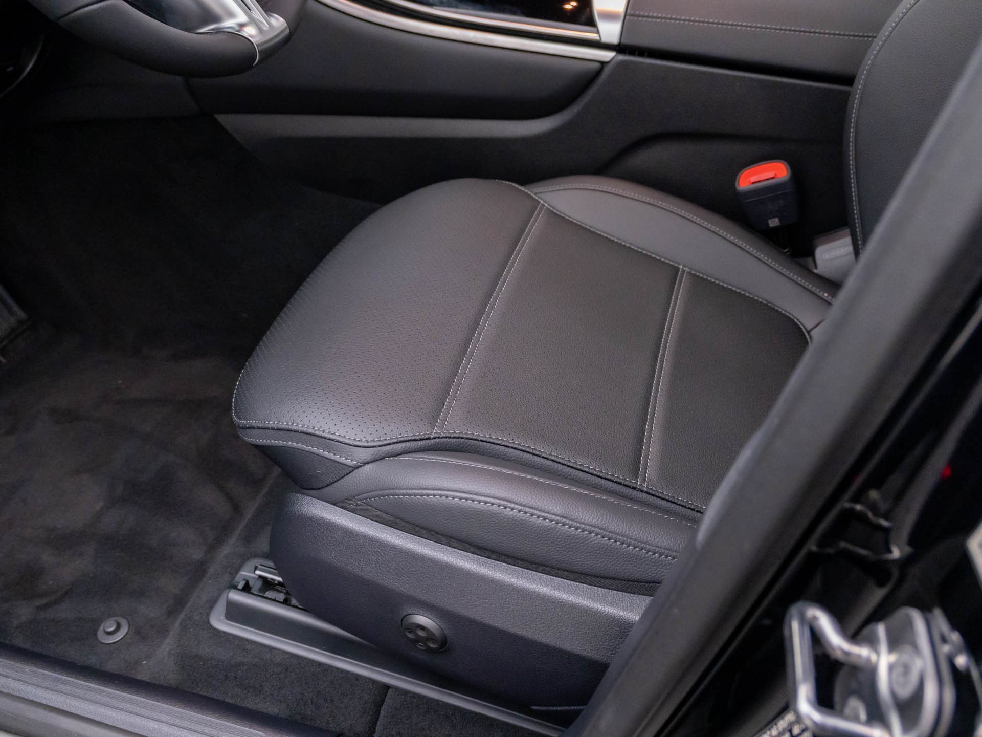New 2026 Black Mercedes-Benz GLC 300 image 56