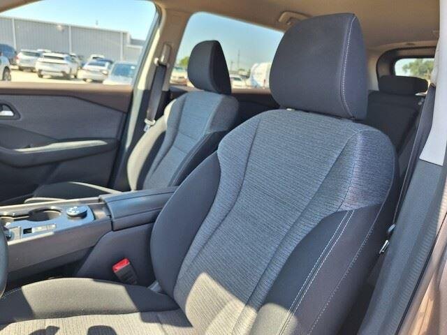 Used 2021 Gun Metallic Nissan SV image 13