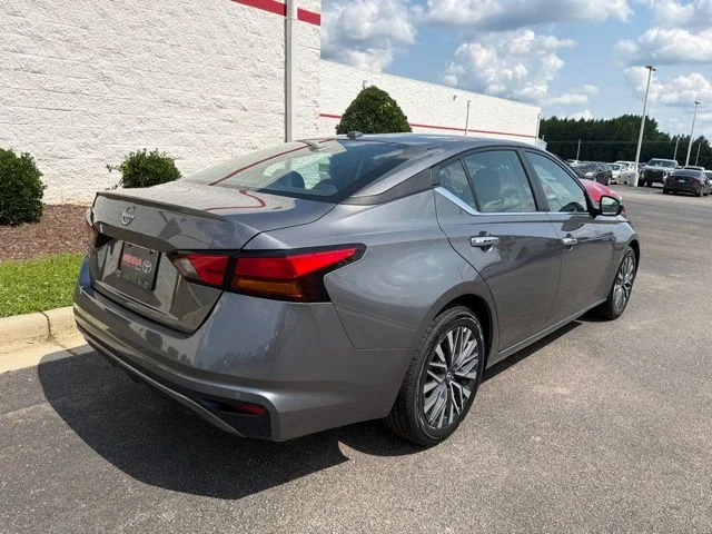 Used 2025 Gray Nissan 2.5 SV image 9
