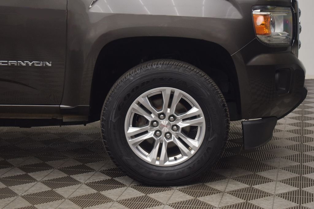 Used 2019 Smokey Quartz Metallic GMC SLE1 image 28