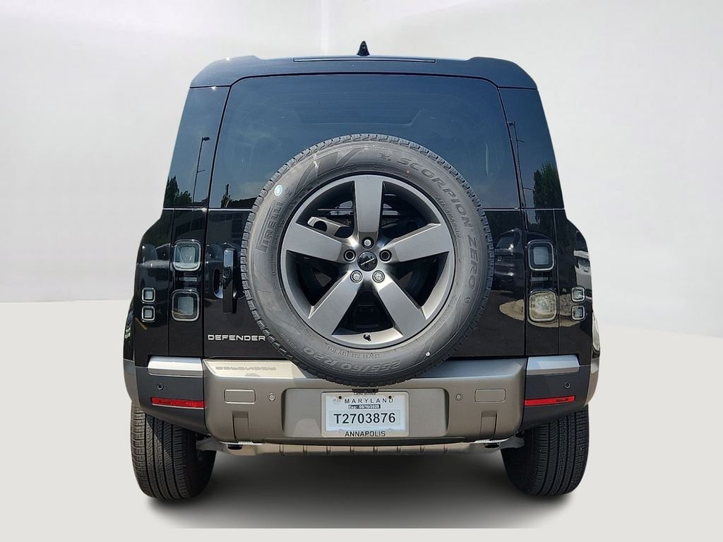 Used 2026 Santorini Black Metallic Land Rover S image 5