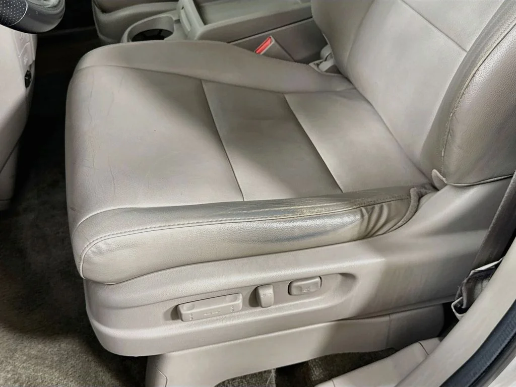 Used 2014 Silver Honda EX-L image 24