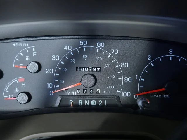 Used 2000 Green Ford Limited image 19
