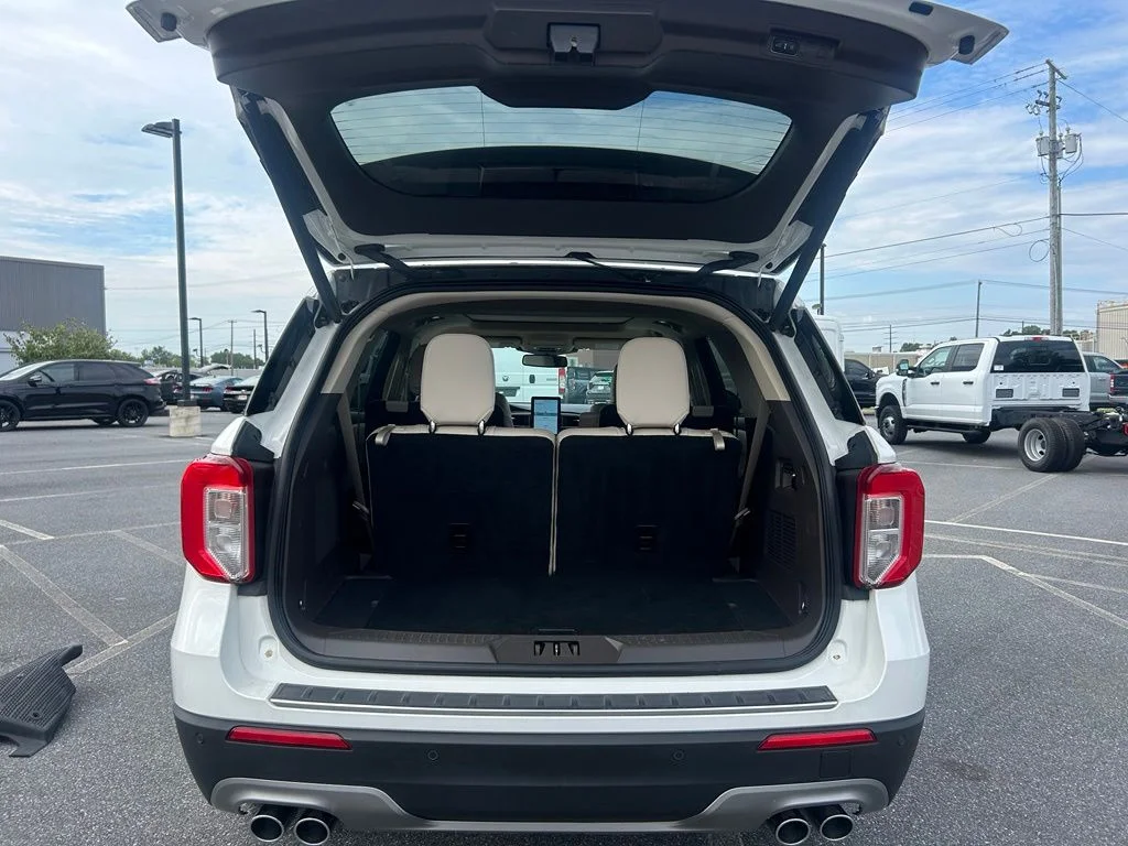 Used 2022 White Ford Platinum image 22
