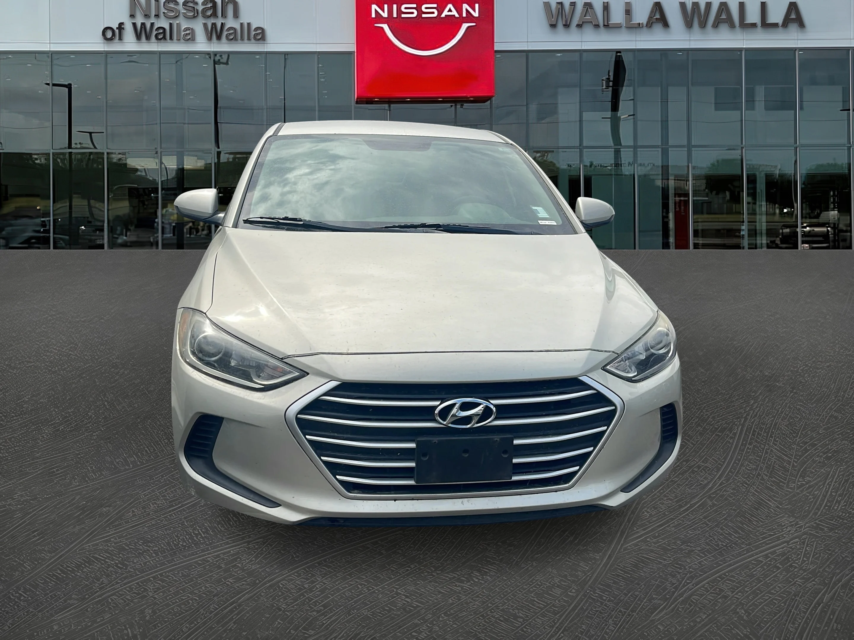 Used 2017 Mineral Beige Hyundai SE image 1