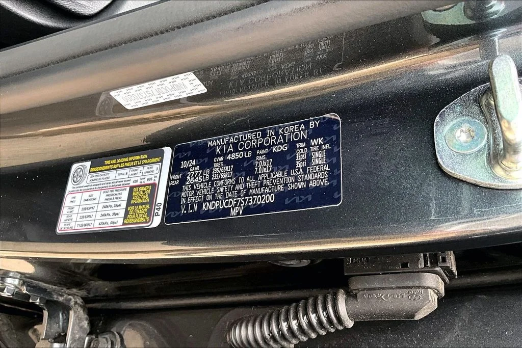 Certified Used 2025 Gray Kia LX image 22