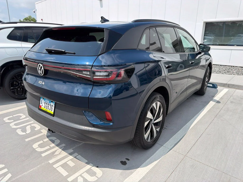 Used 2023 Blue Volkswagen Pro image 6