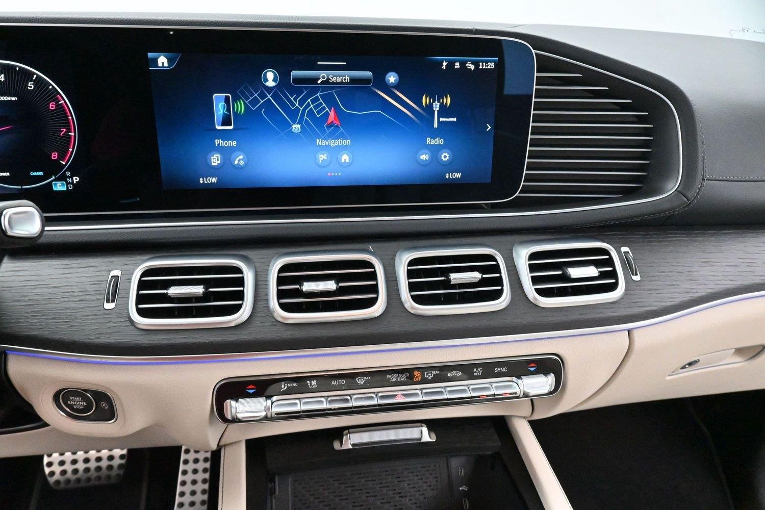 Used 2025 Polar White Mercedes-Benz GLS 450 image 25