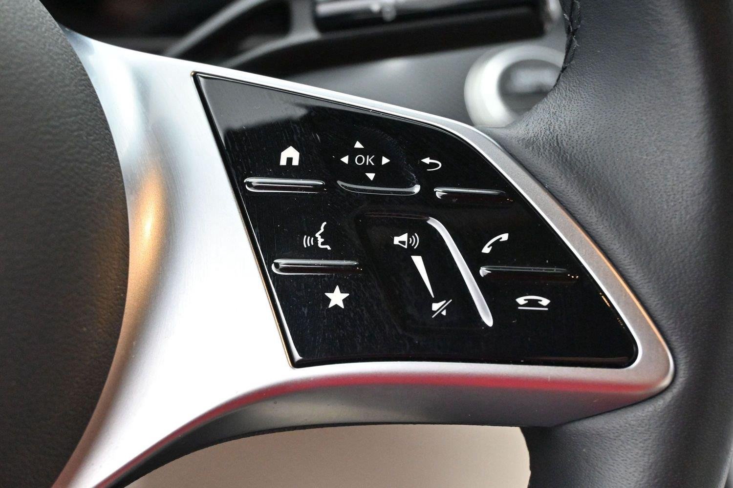 Used 2025 Black Mercedes-Benz C 300 image 19