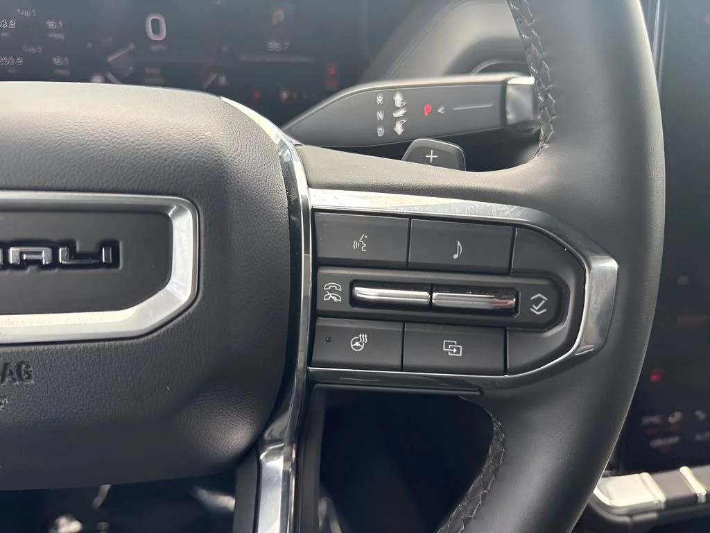 Used 2025 Silver GMC Denali image 16