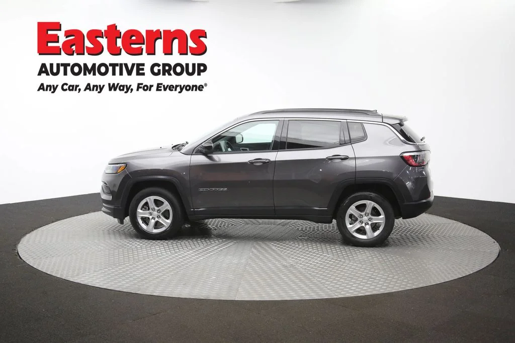 Used 2024  Jeep Latitude image 59