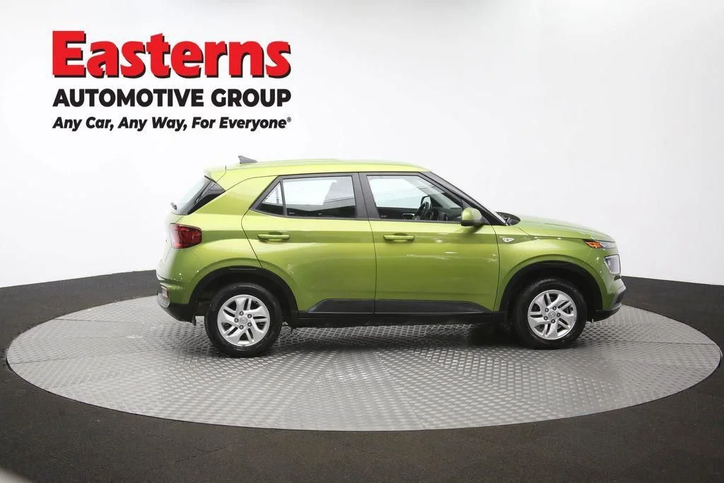 Used 2022 Green Hyundai SE image 46