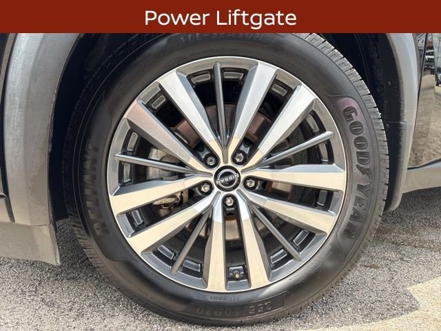 Certified Used 2022 Black Nissan Platinum image 14