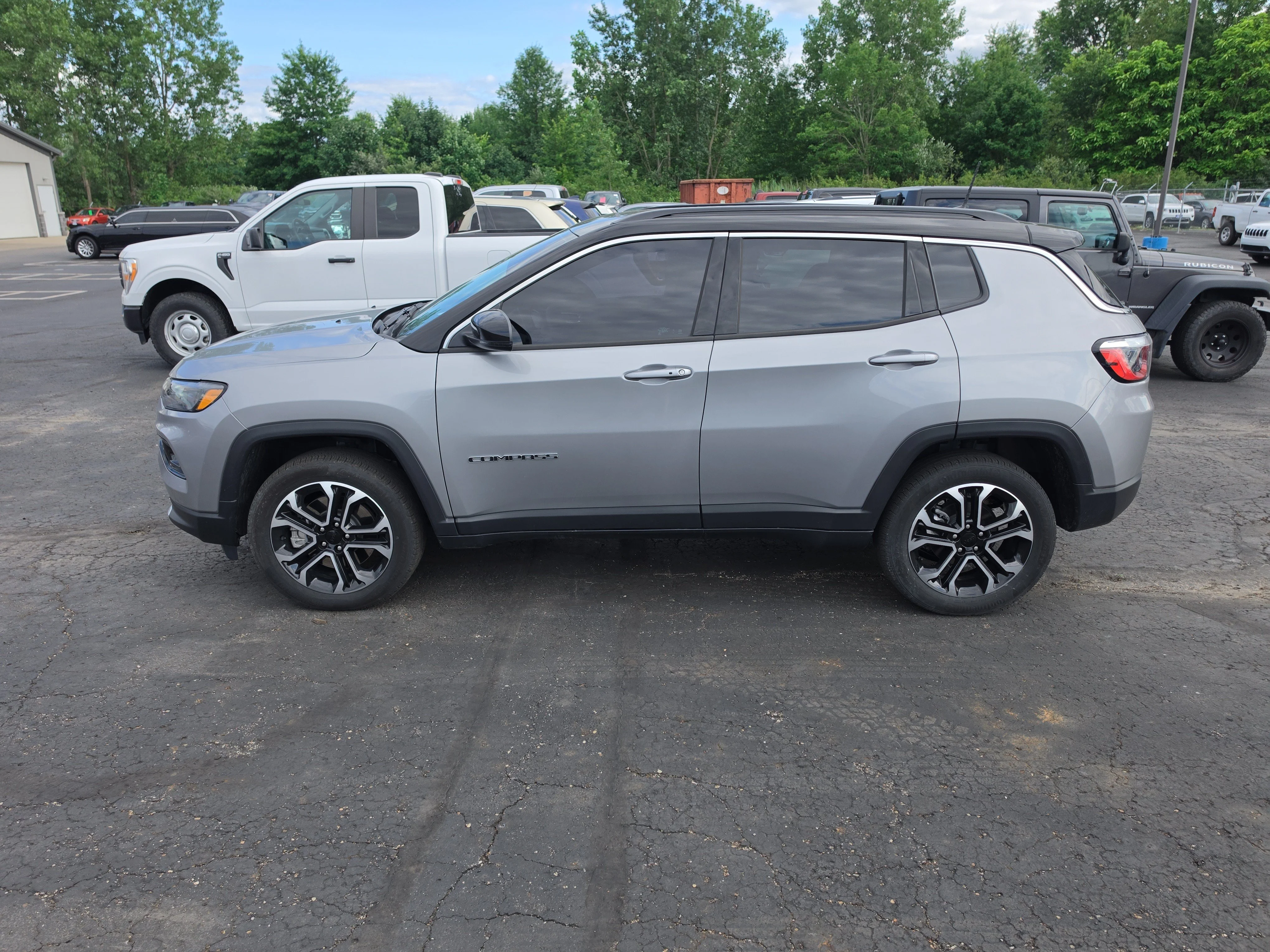 Used 2023 Billet Silver Metallic Clearcoat Jeep Limited image 6