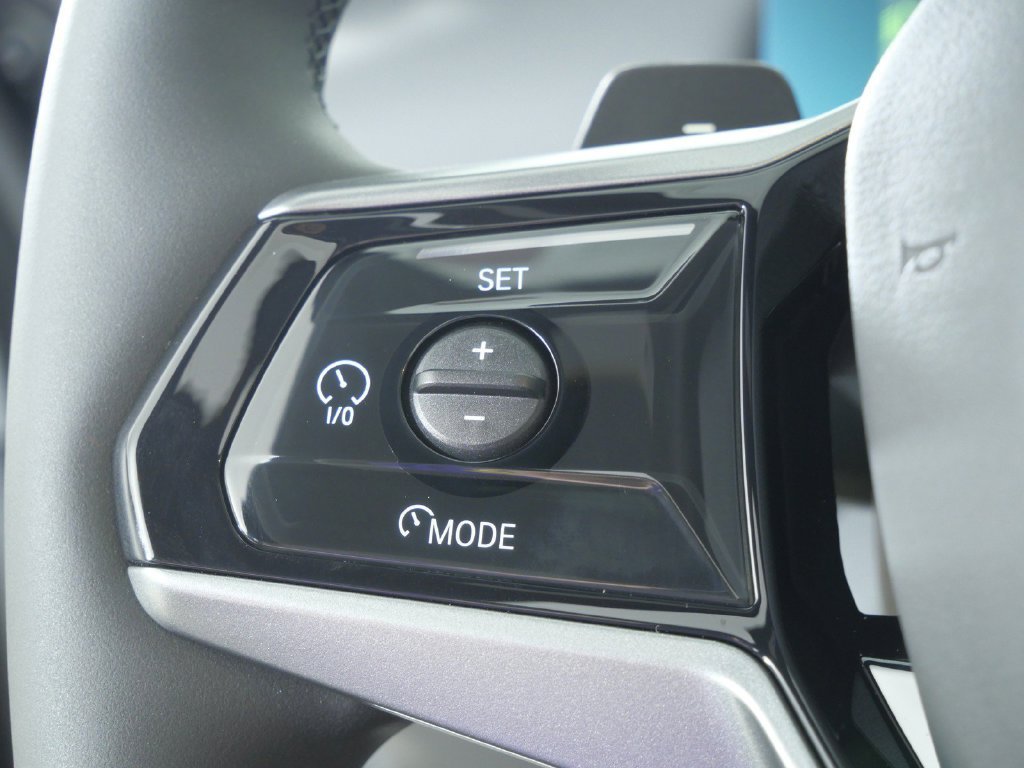 New 2027 Black Sapphire Metallic BMW 530i xDrive image 39