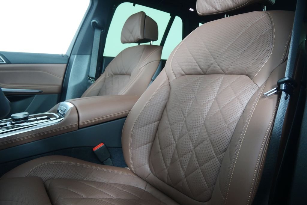 New 2026 Dravit Grey Metallic BMW xDrive40i image 10