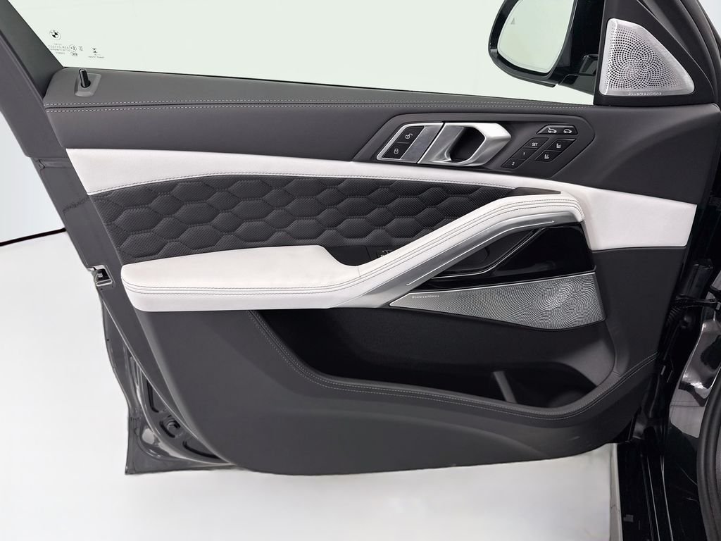 New 2027 Black Sapphire Metallic BMW Competition image 23