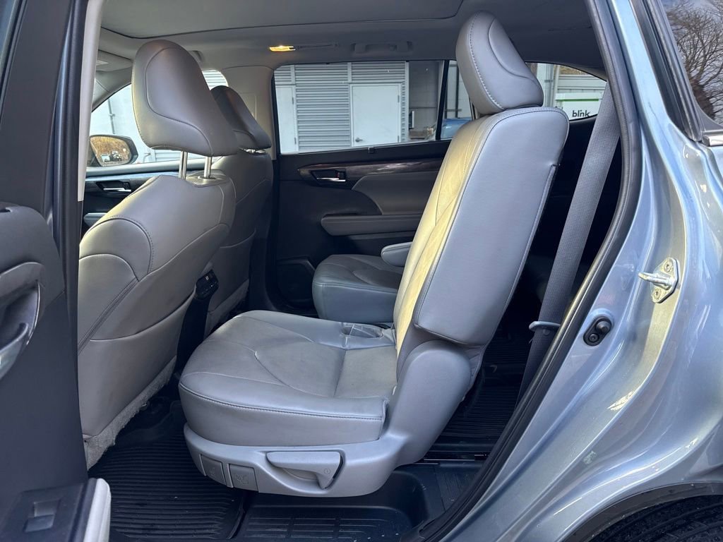 2022 Toyota Highlander Platinum - Photo 15