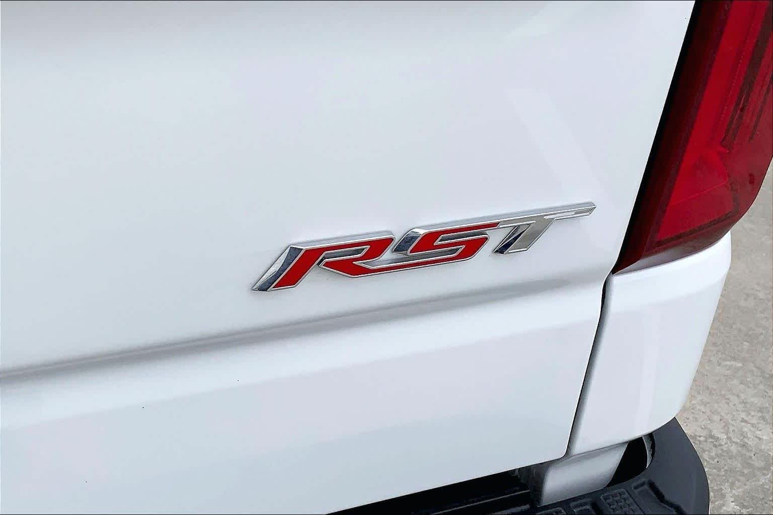 Used 2026 Summit White Chevrolet RST image 12