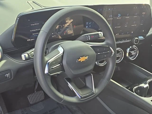 New 2025 Sterling Gray Metallic Chevrolet LT image 17
