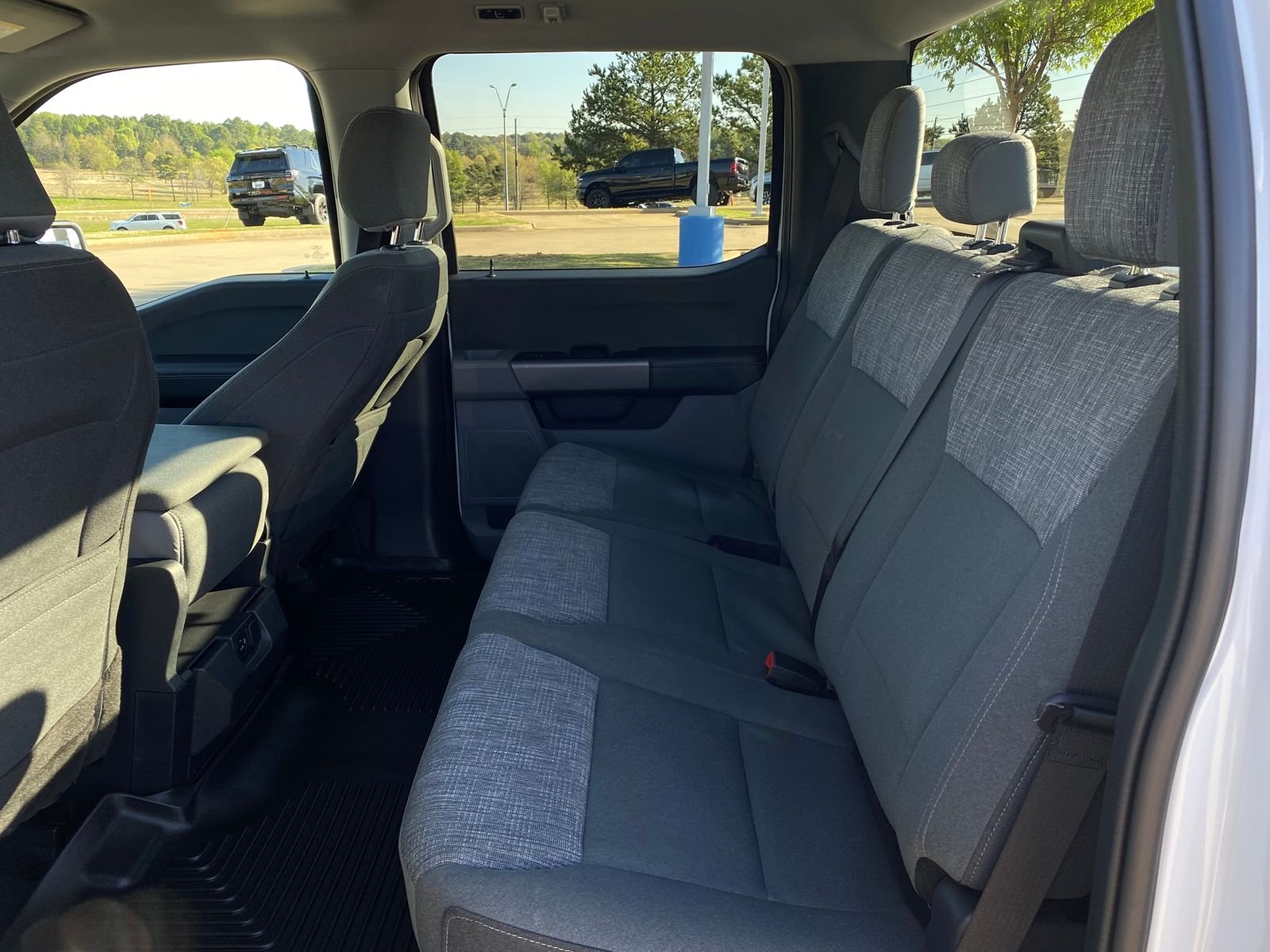 Used 2023 Oxford White Ford XLT image 27