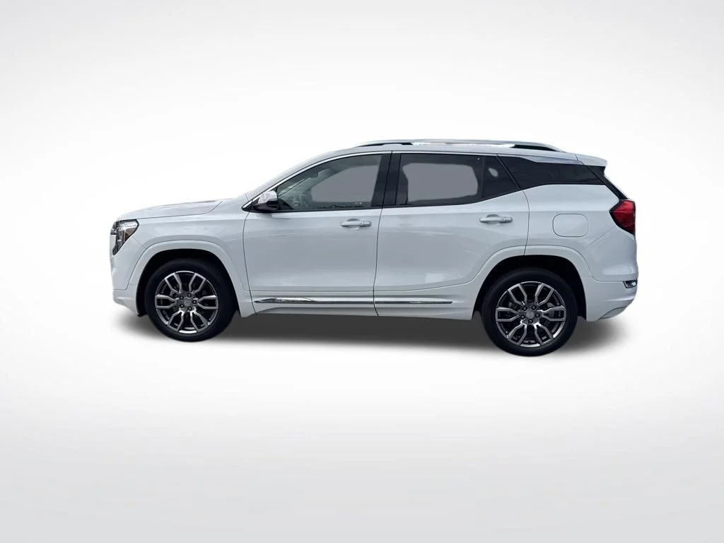 Certified Used 2022 Summit White GMC Denali image 8