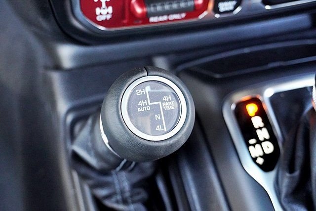 New 2026 Anvil Clear-Coat Exterior Paint Jeep Rubicon X image 40