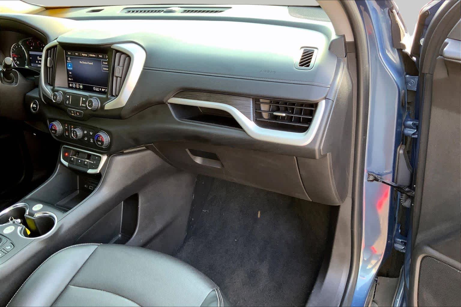 Used 2024 Downpour Metallic GMC SLT image 18