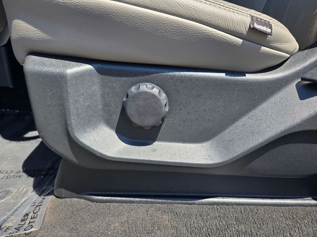 Used 2022 White Ford XLT image 11