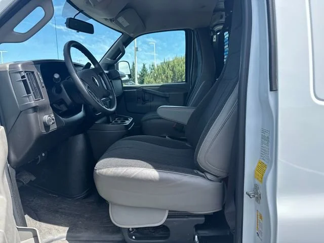 Used 2025 Summit White Chevrolet WT image 11