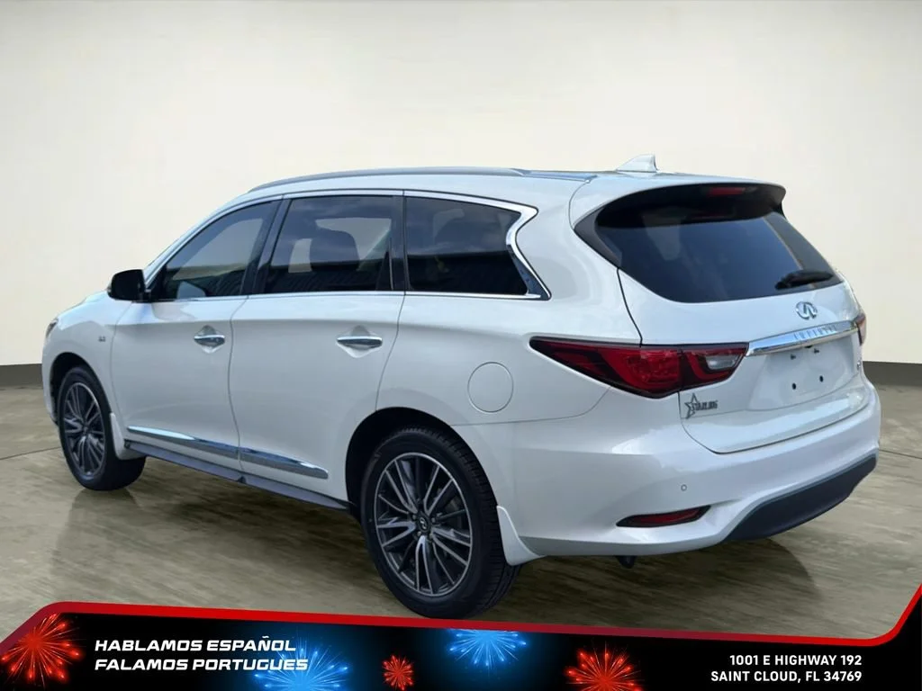 Used 2020 White INFINITI LUXE image 4