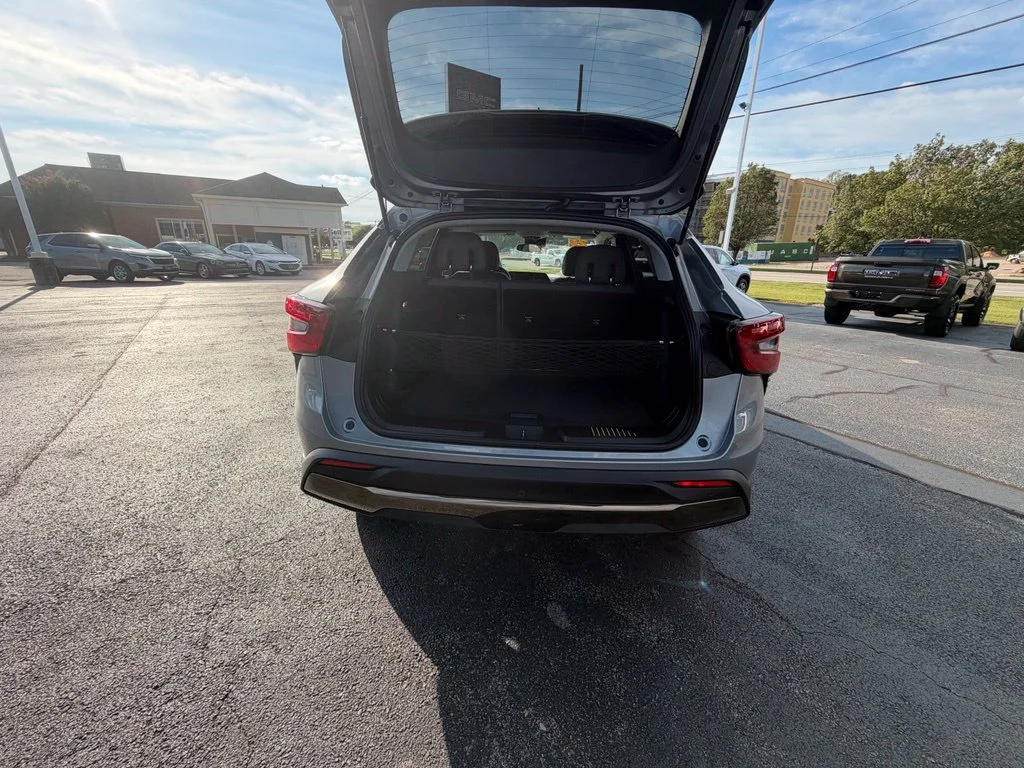 Used 2025 Sterling Gray Metallic Chevrolet ACTIV image 9