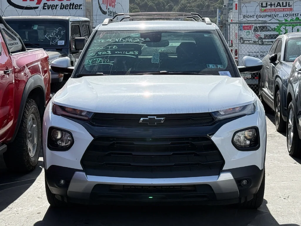 Used 2022 SUMMIT WHITE Chevrolet LT image 13