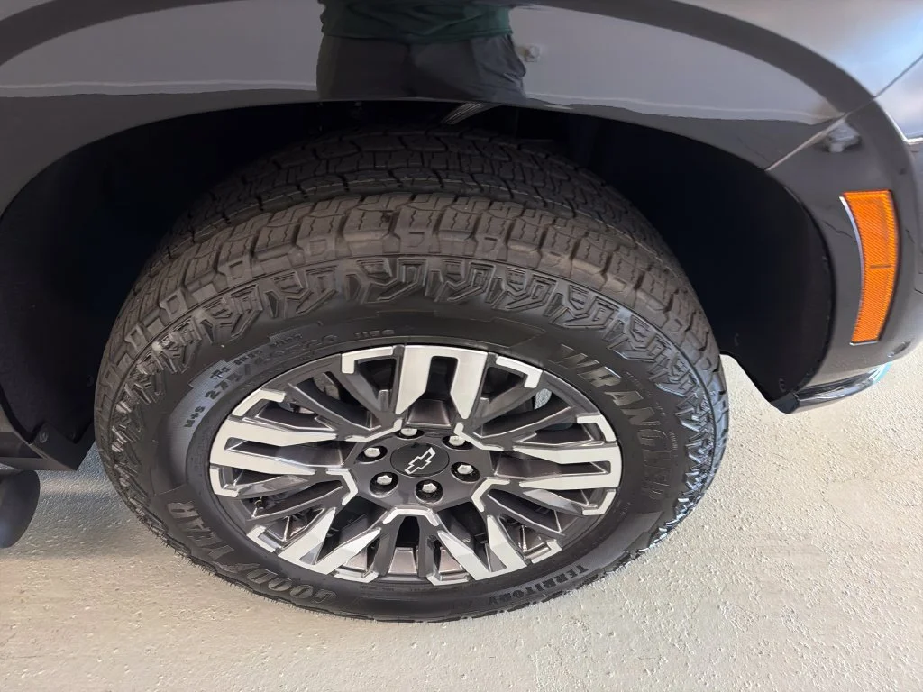 New 2027 Black Chevrolet Z71 image 4