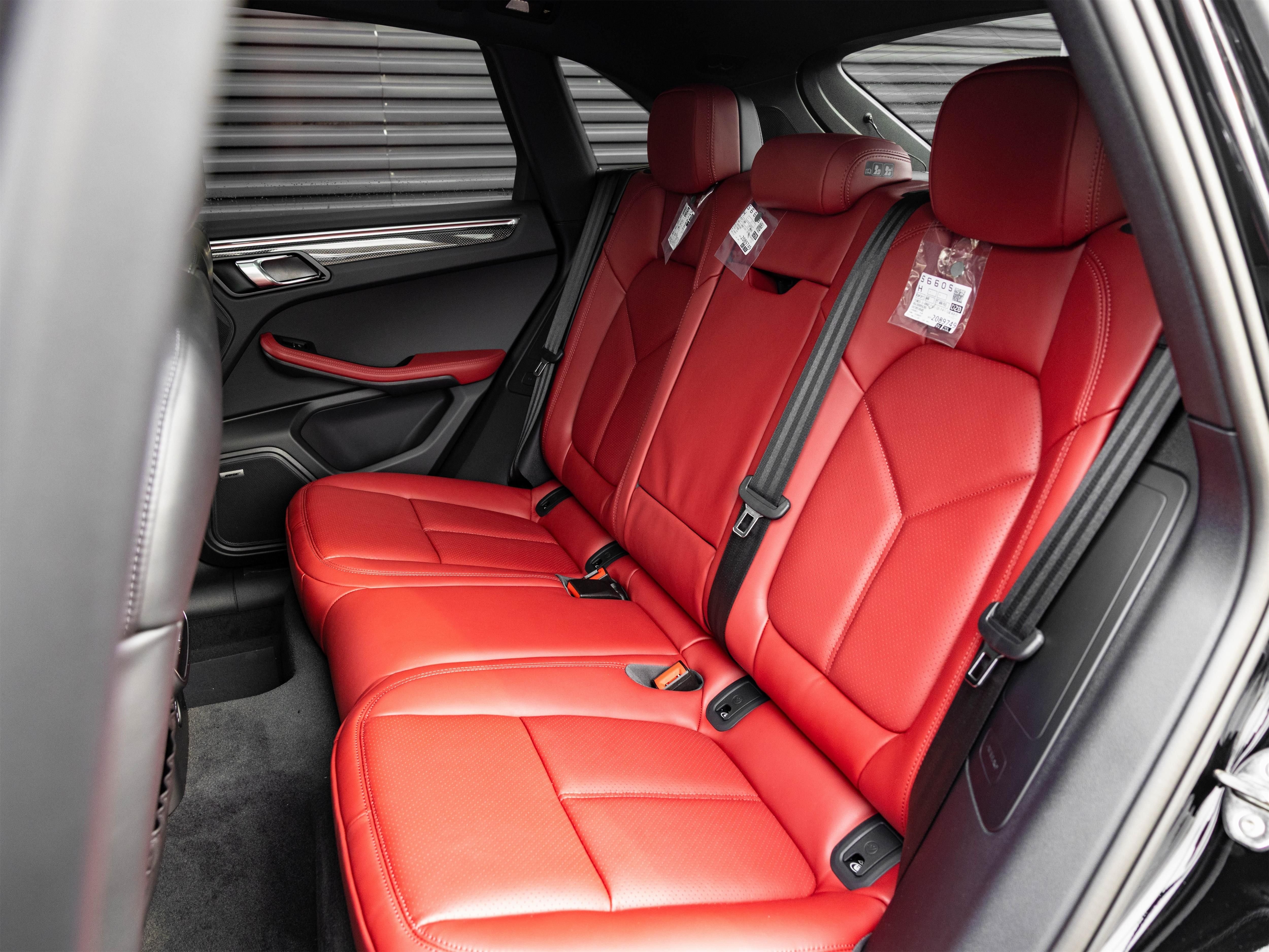2026 Porsche Macan S - Photo 18