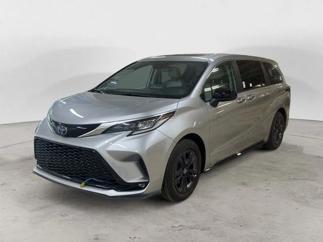 2024 Toyota Sienna XSE 7-Passenger Hybrid AWD's photo