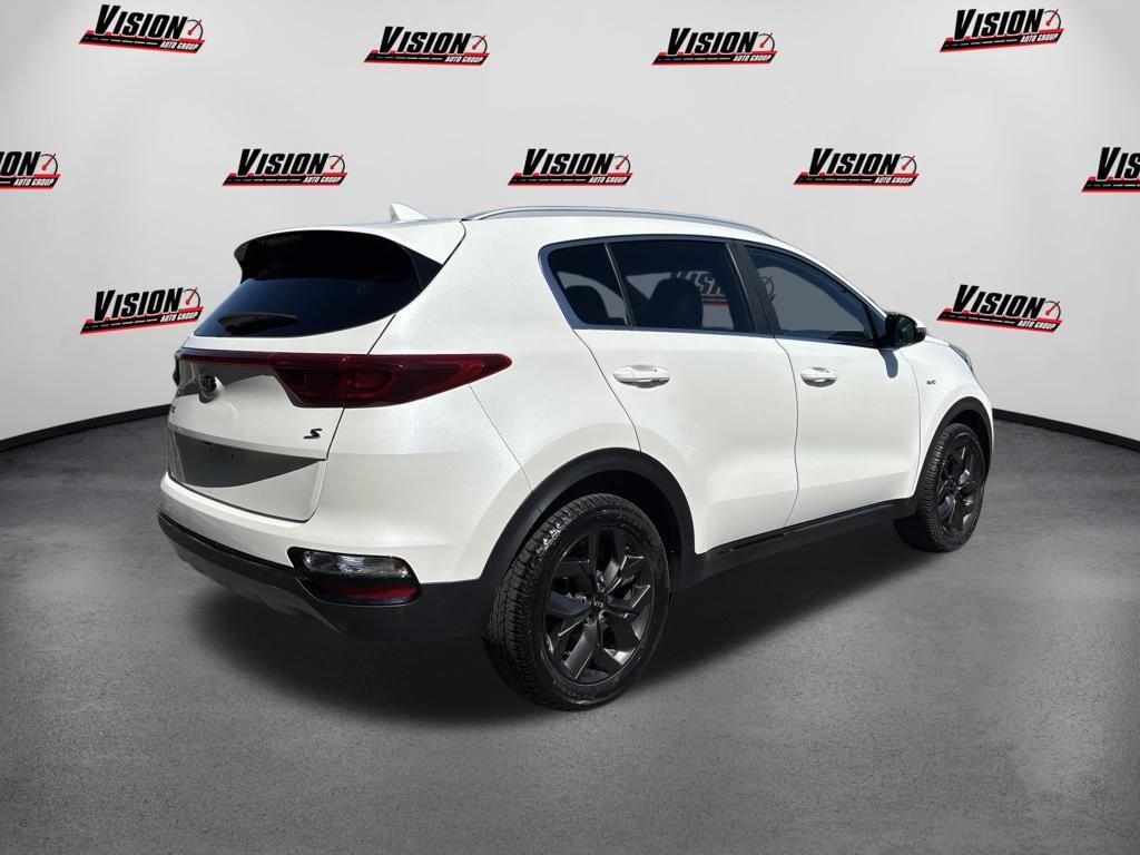 Used 2020 White Kia S image 5