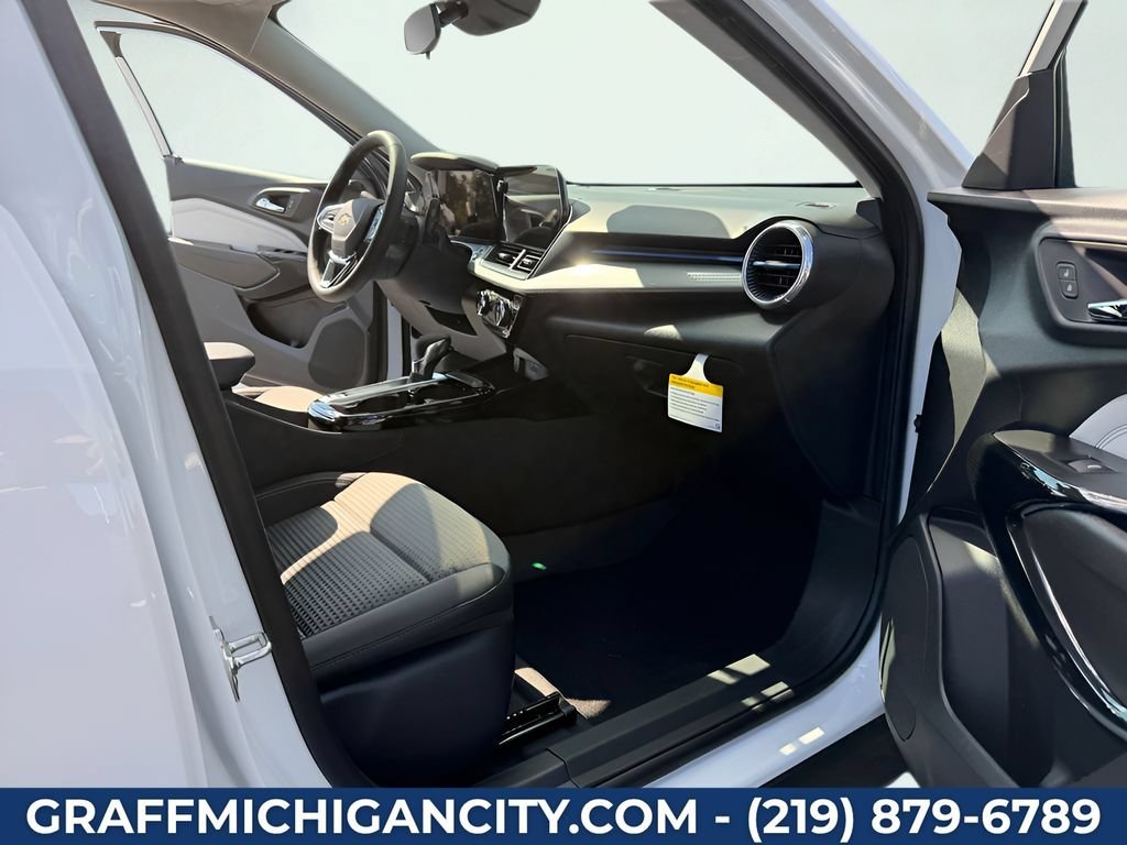 2026 Chevrolet Trax LT - Photo 27