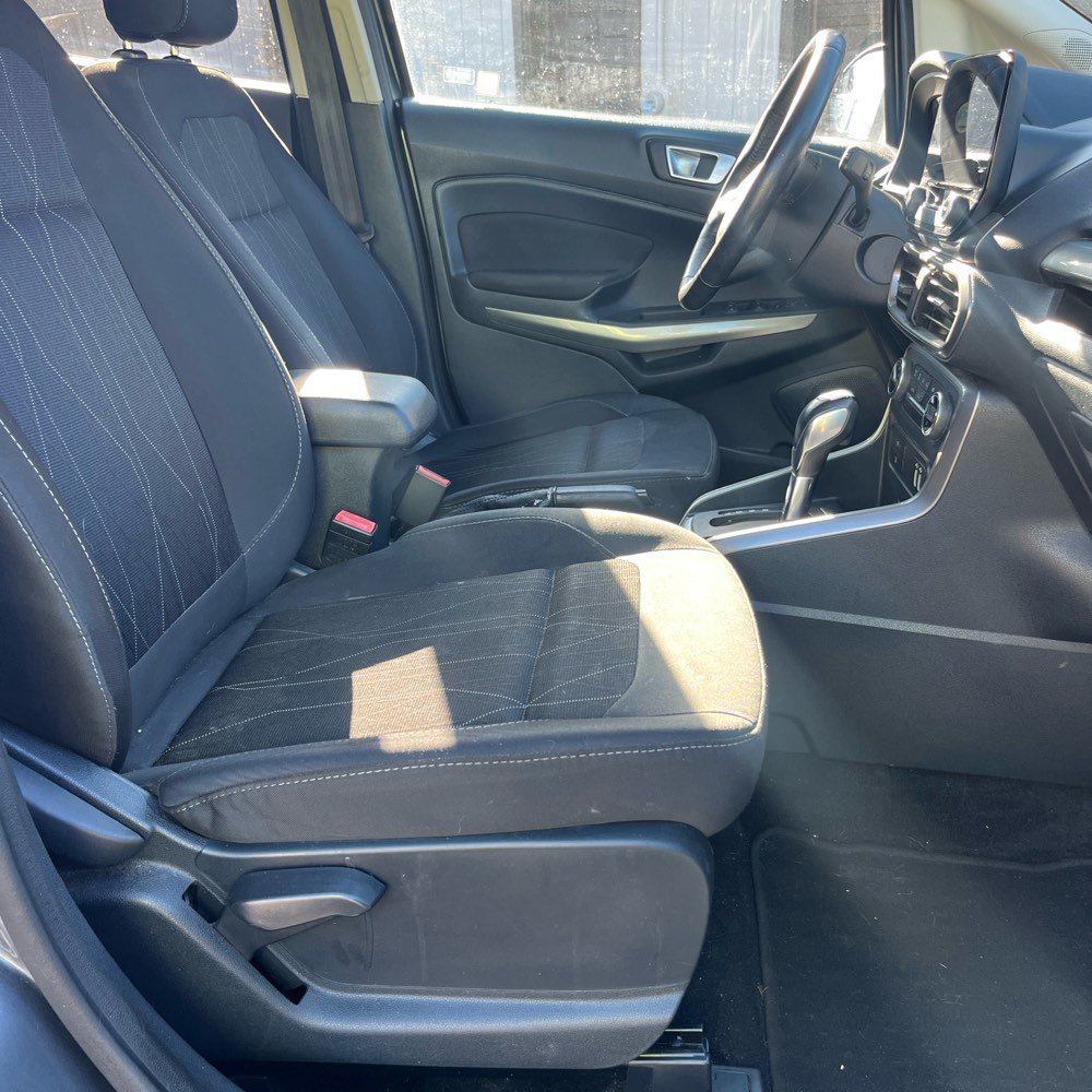 Used 2018 Smoke Metallic Ford SE image 6
