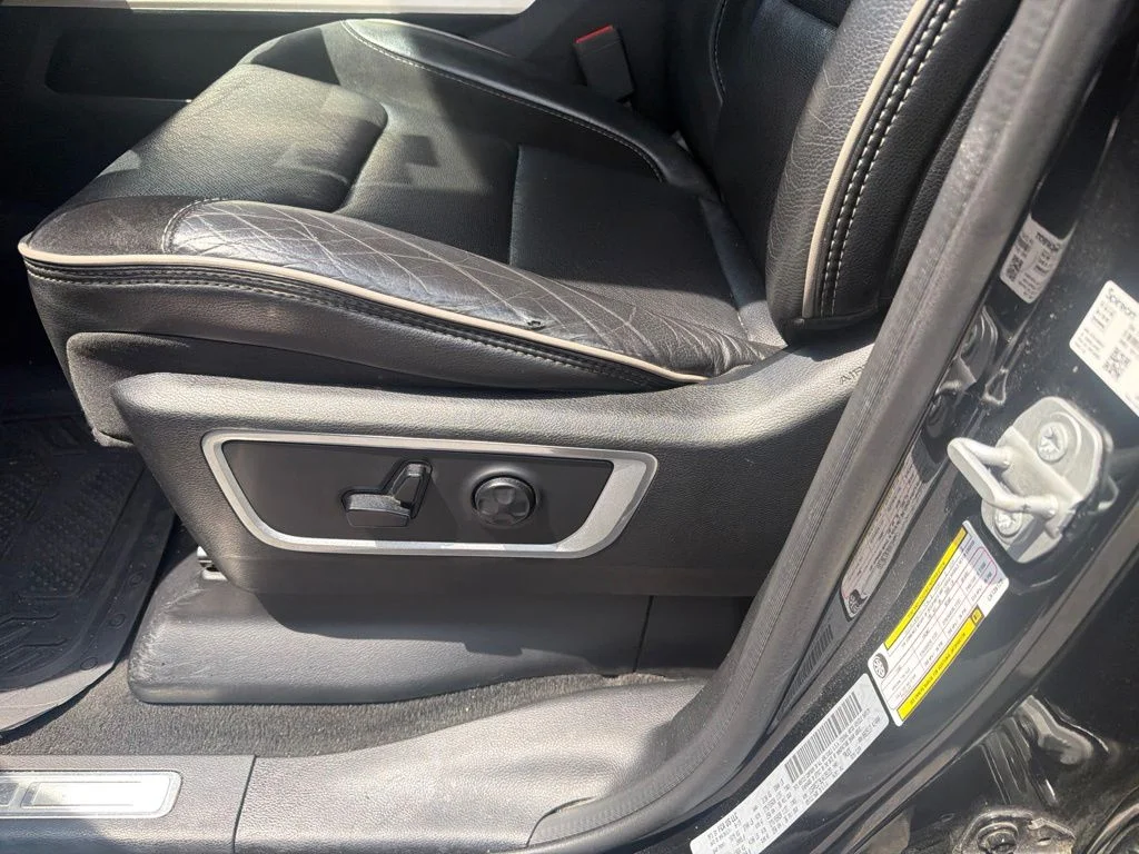 Used 2020 Black Ram Laramie image 11